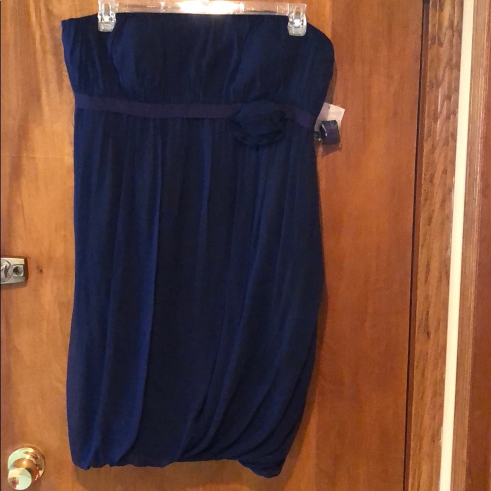 Navy strapless dress